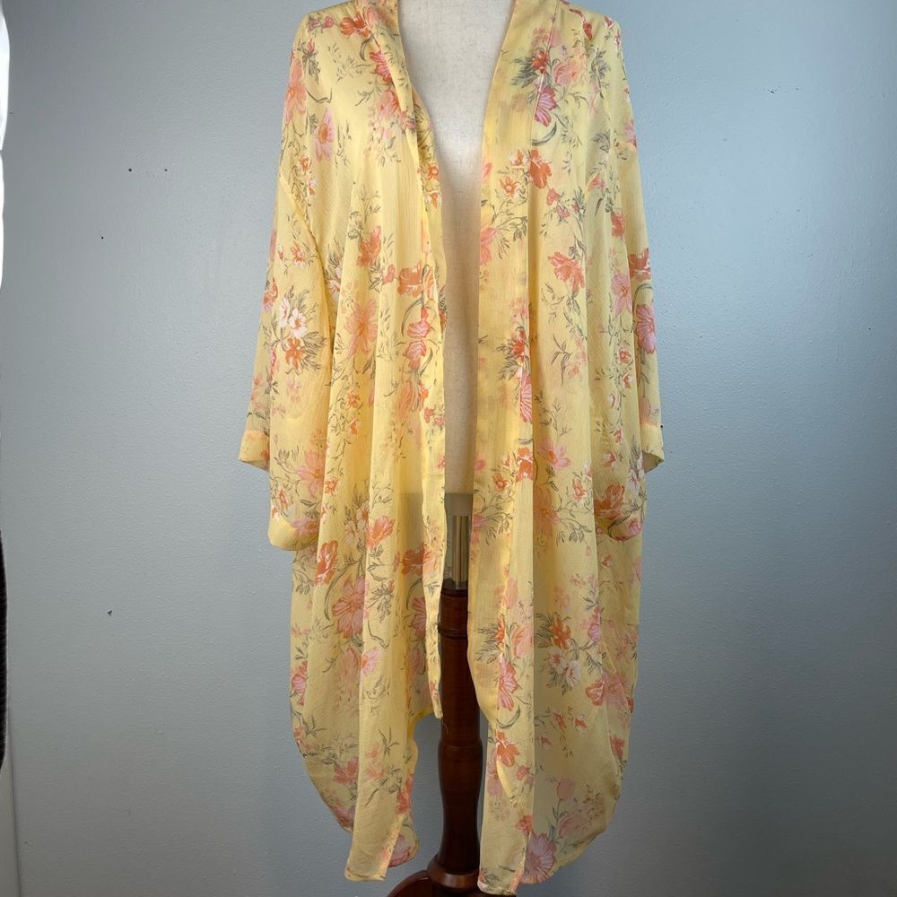 American Eagle Floral Yellow Women's Kimono Style Wrap One Size EUC